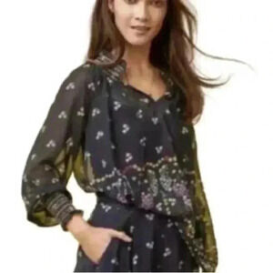 Cabi Enjoy Blouse Boho Tassel Size Medium